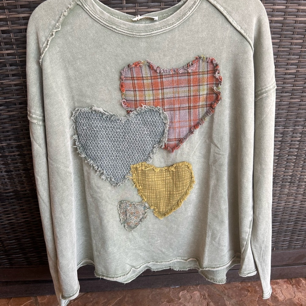 Mittoshop Green Crew Neck Sweater with Heart Details